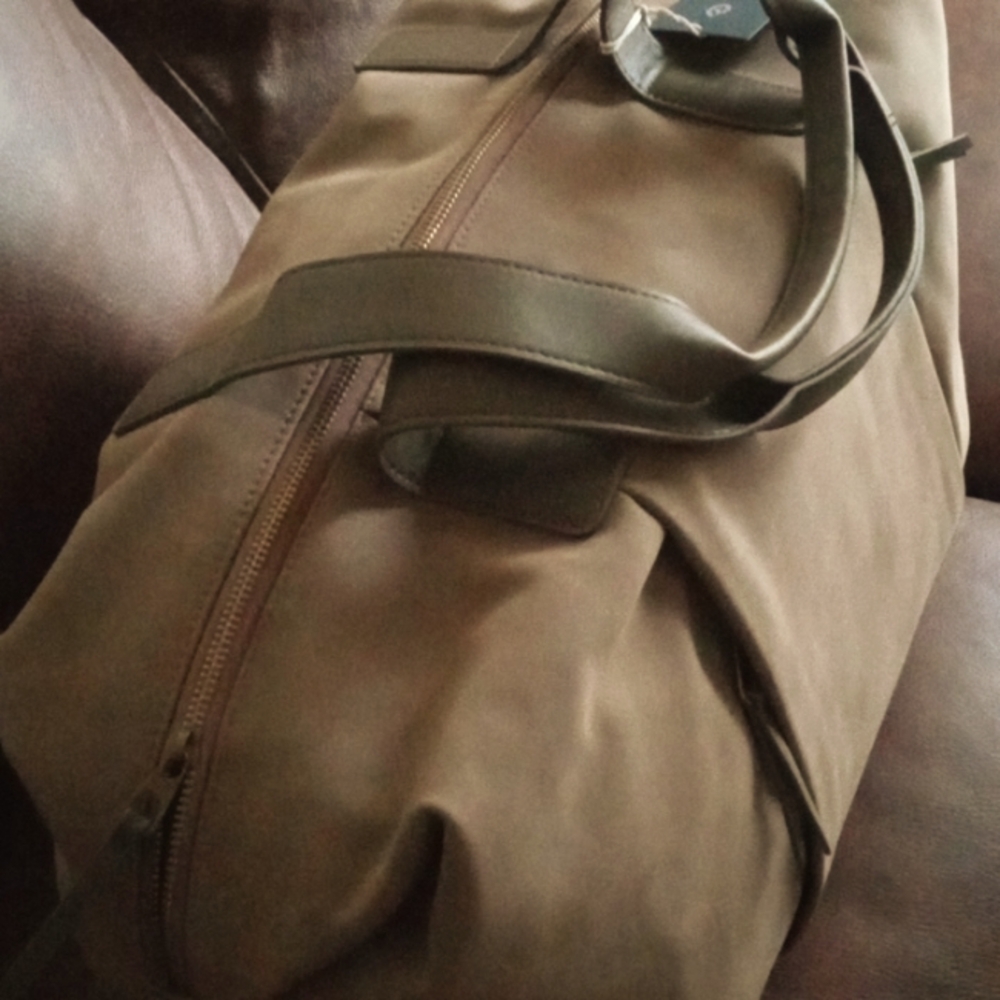 New! Universal Thread large duffle bag